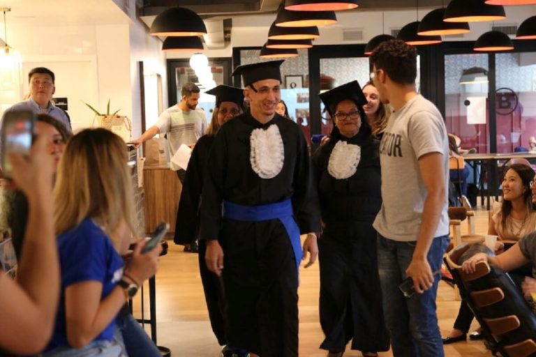 alfabetiza auxiliares de limpeza