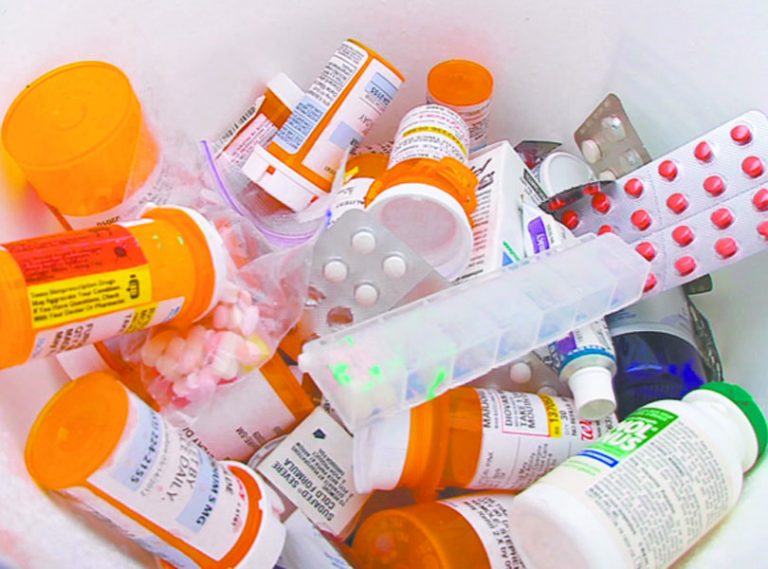 descarte de medicamentos não deve ser no lixo.