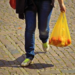Entra em vigor lei que proíbe sacolas plásticas no Rio de Janeiro