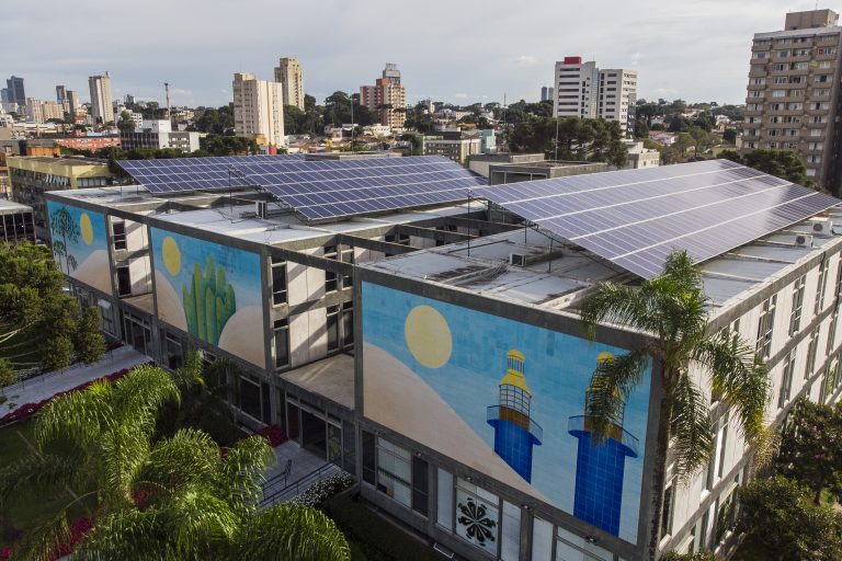 GERAÇÃO DE ENERGIA SOLAR DISTRIBUÍDA DEVE ARRECADAR R$25 BI ATÉ 2027