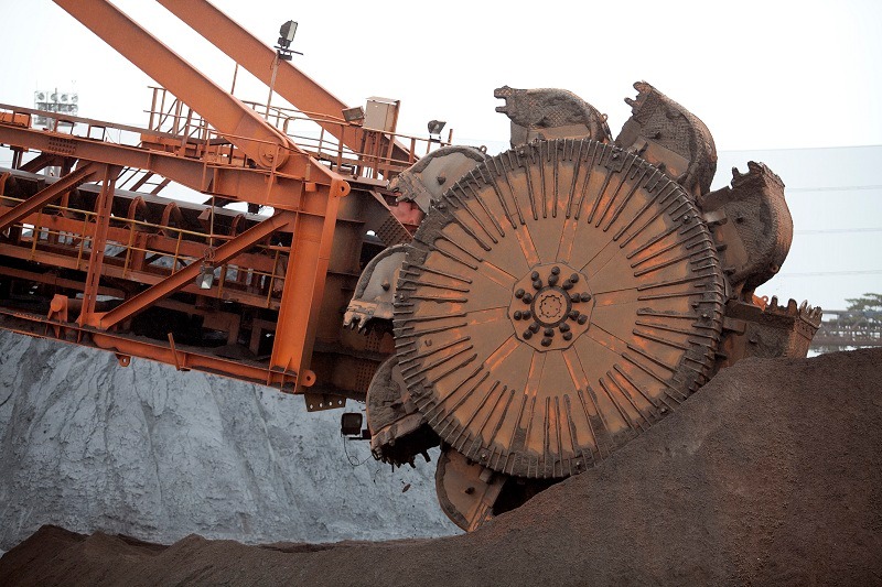 Guia voltado à gestão de segurança de estruturas de disposição de rejeitos de mineração e contenção de água resulta de esforço conjunto inédito de cerca de 50 especialistas e é inspirado em publicação técnica canadense.