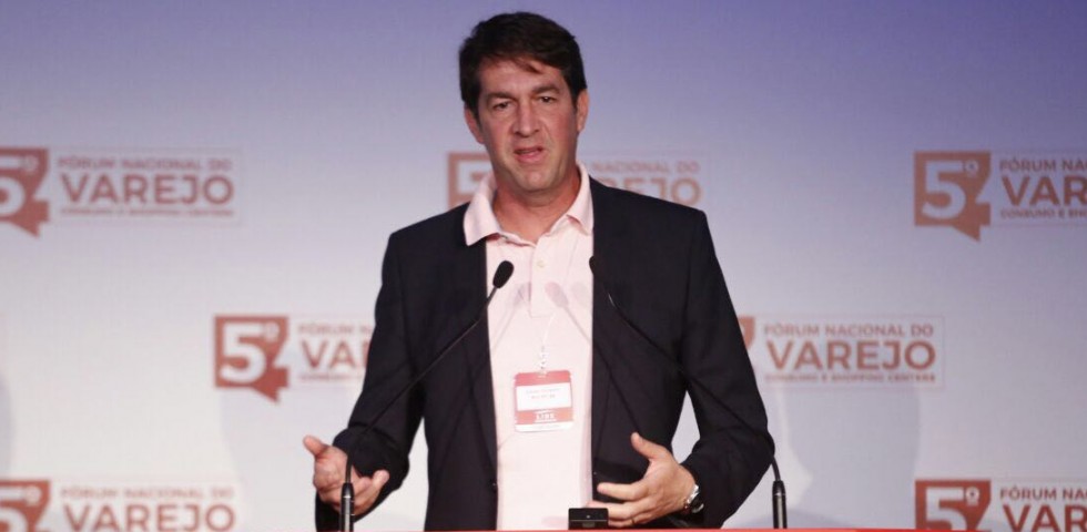 Vander Giordano: Bolsonaro libera mil dolares em free shopping