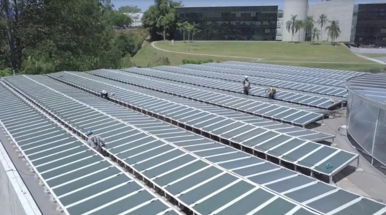 Natura instala 1.800 m² de painéis solares em sua sede