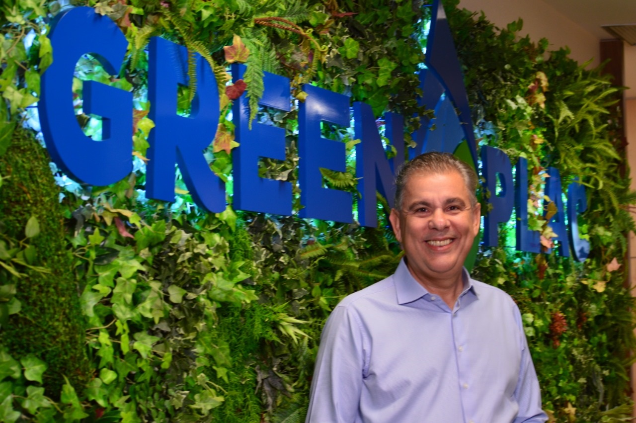 José Roberto Colnaghi recebe prêmio da Fiems