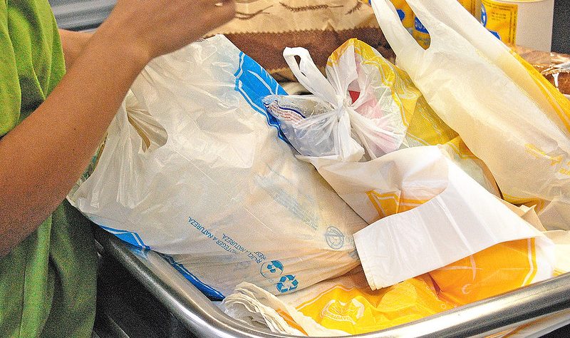 SUPERMERCADOS DO RIO DE JANEIRO NÃO OFERECEM MAIS SACOLAS PLÁSTICAS GRATUITAS