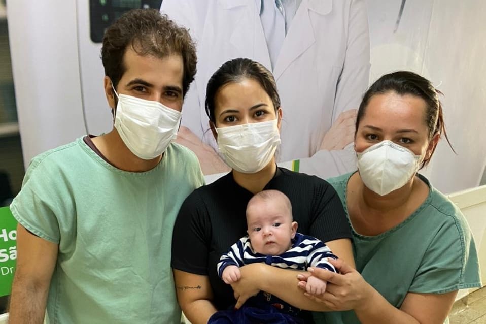 Bebê Mateus Alcântara nasceu prematuro no HRSLMB