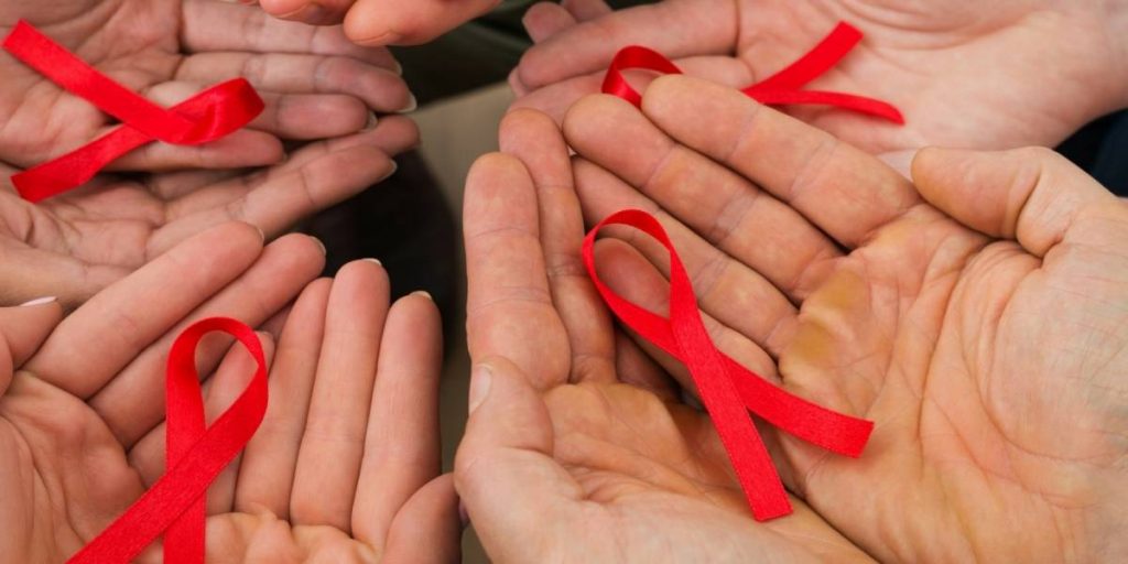 É bem fácil doar: no site da Agência Aids tem um QR Code ou pelo link https://linktr.ee/agenciaaids.