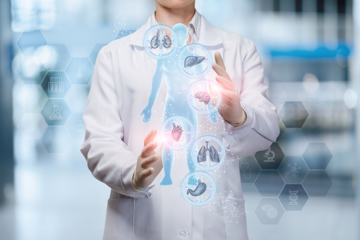 As amiloidoses não têm cura, mas estar bem-informado sobre seus sintomas – que podem incluir perda de peso, fadiga, inchaço nas pernas e tornozelos, e formigamento nas mãos e nos pés, entre outros – é o primeiro passo para um diagnóstico precoce e, consequentemente, para o tratamento que visa melhorar a qualidade de vida dos pacientes, com a possibilidade de retardar a progressão da doença", explica Márjori Dulcine, Diretora Médica da Pfizer Brasil.  