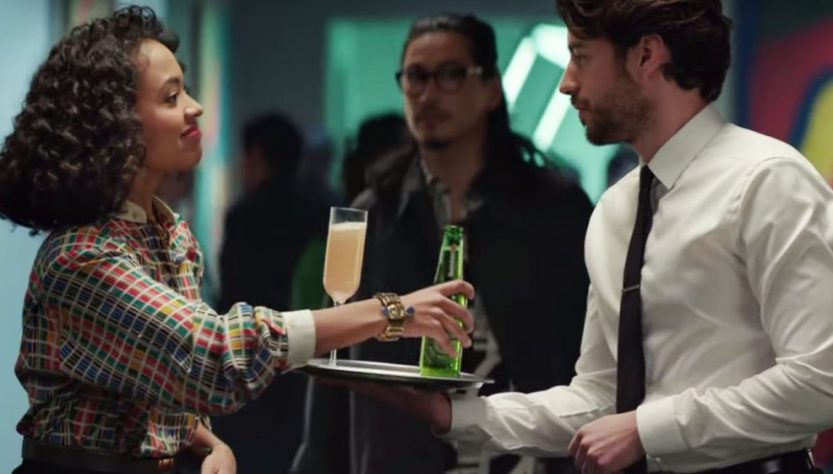 Os consumidores consideram o "Cheers to all", da Heineken, como o primeiro dos anúncios mais criativos do mundo em 2020.
