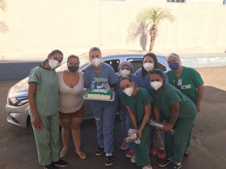 Equipe da unidade de são luís de montes belos presenteada com bolo