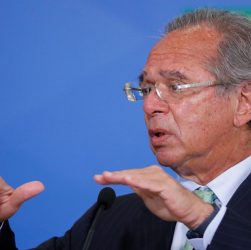 Orçamento pode acomodar aumento do Bolsa Família, diz ministro