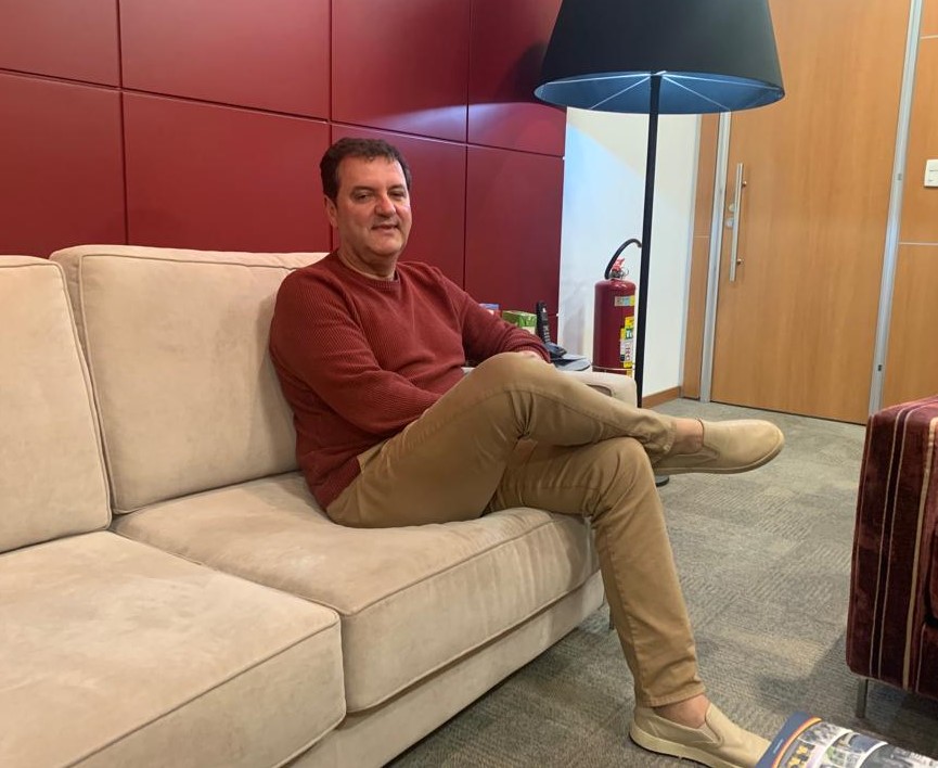 Sucesso do diretor financeiro da Asperbras: Caldeira vive em Portugal.