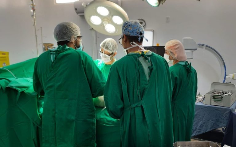 Hospital Estadual de Formosa realiza primeira cirurgia de artroplastia de quadril