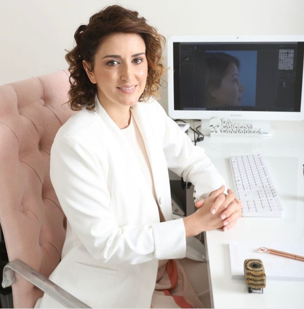 Caroline Cannarella usa técnica de rinoplastia ultrassônica. – Crédito: Fernanda Luz/divulgação