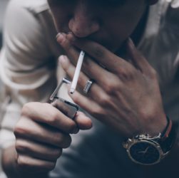 Pneumologista Sofia Ravara alertou que a tendência do consumo de tabaco e cigarros eletrónicos nos jovens é preocupante.