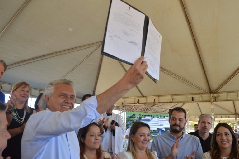 Caiado 112 milhões hospital estadual de formosa obras