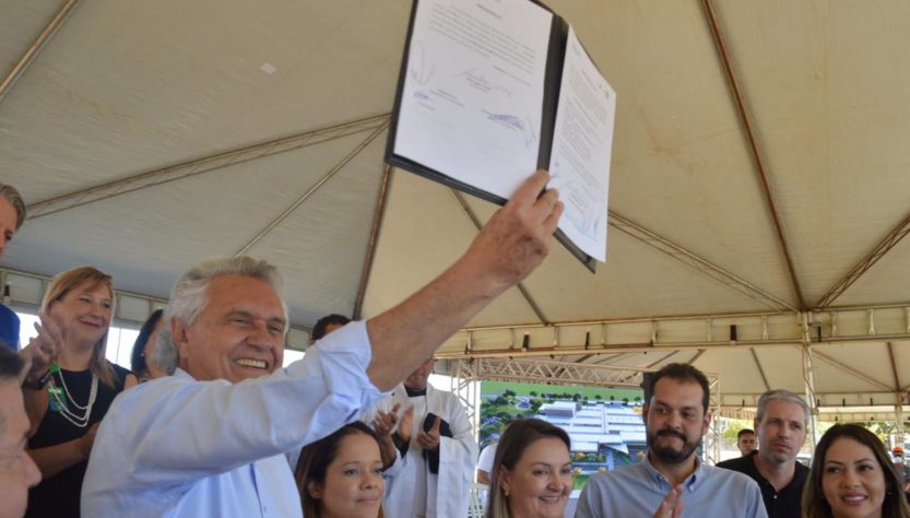 Caiado 112 milhões hospital estadual de formosa obras