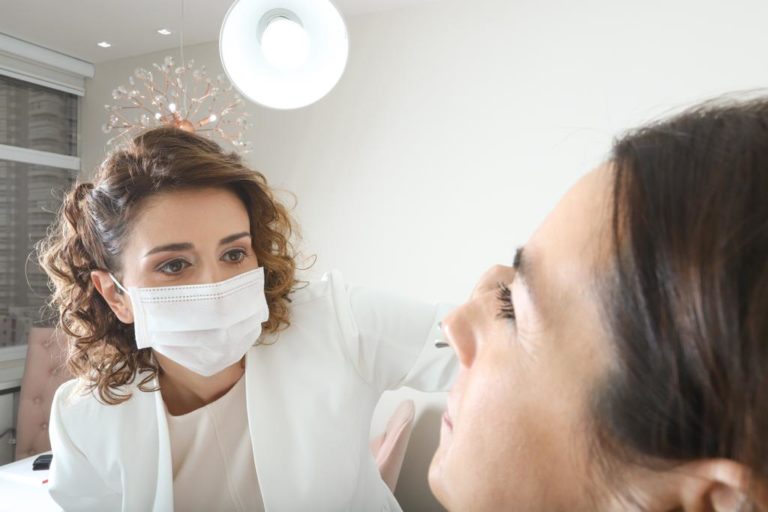 Mudanças bruscas de temperatura e tempo seco criam um cenário ideal para o aparecimento de doenças respiratórias.