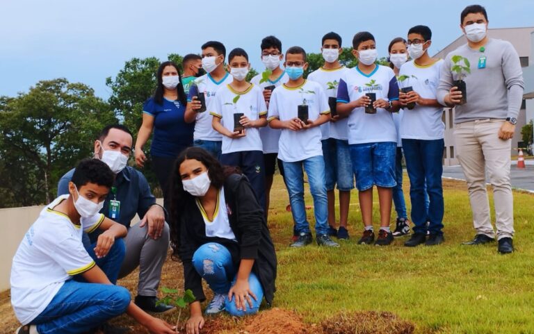 HCN participa do projeto SEDUC Cerrado para plantio de mudas