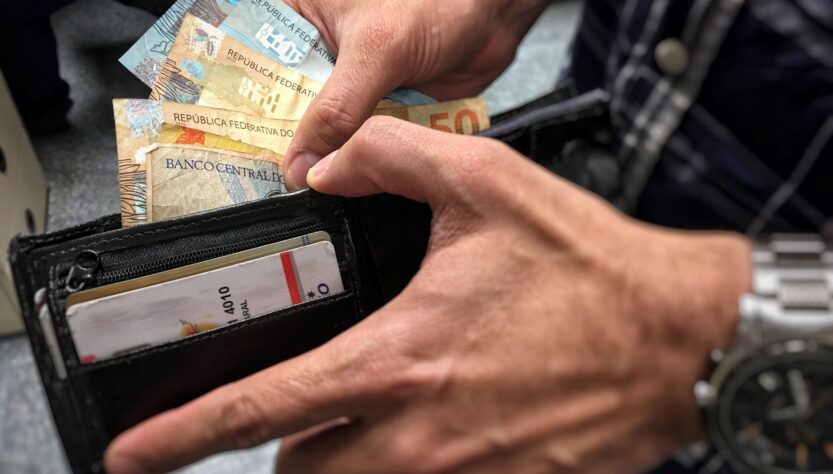 Governo eleito vai sugerir novo mínimo de R$ 1.320 para 2023