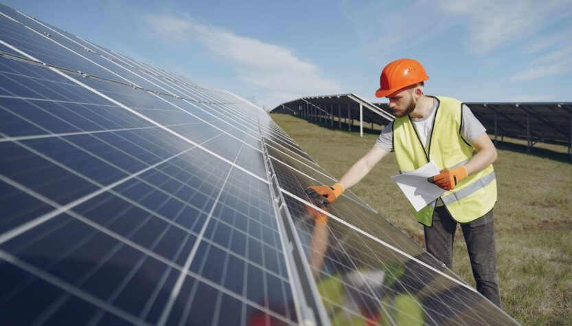 Mais de 90 usinas de geração fotovoltaica deverão entrar em operação em 2023