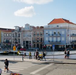 Benefícios e maior segurança levam brasileiros a Portugal