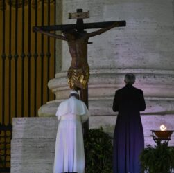 Autor lança narrativa ficcional sobre Papa e Igreja Católica