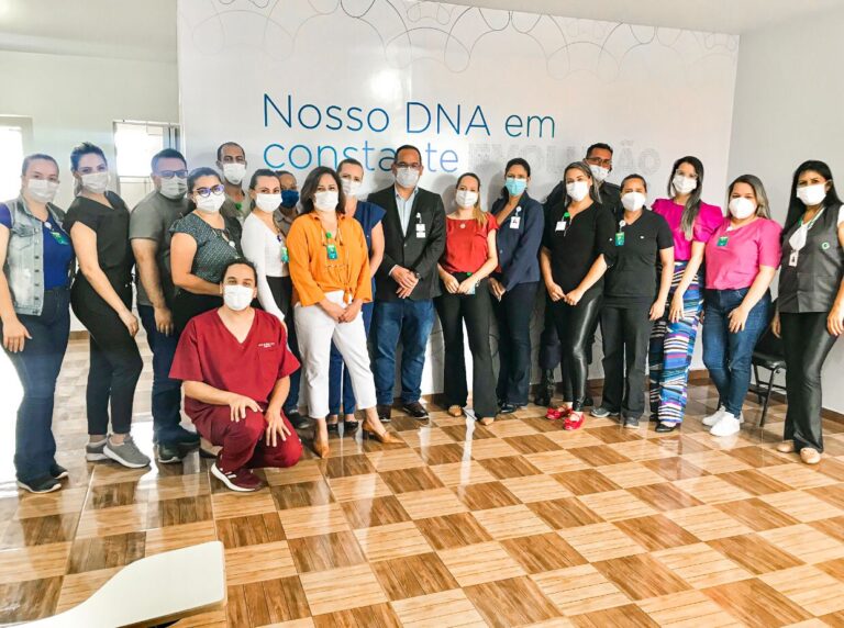 Consultores do Hospital Sírio-Libanês durante qualificação a profissionais do HEF