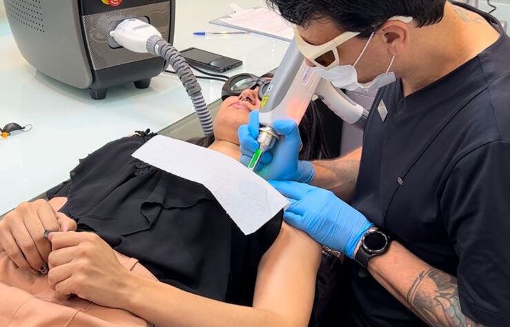 Empresa desenvolve máquina portátil de remoção de tatuagem