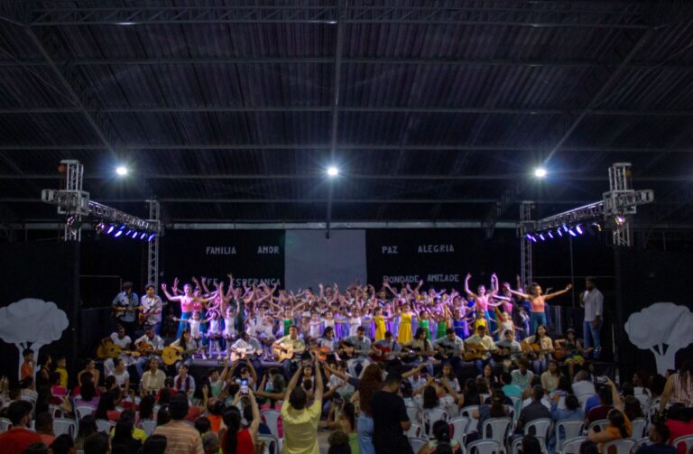 Instituto leva educação e cultura às crianças do sertão