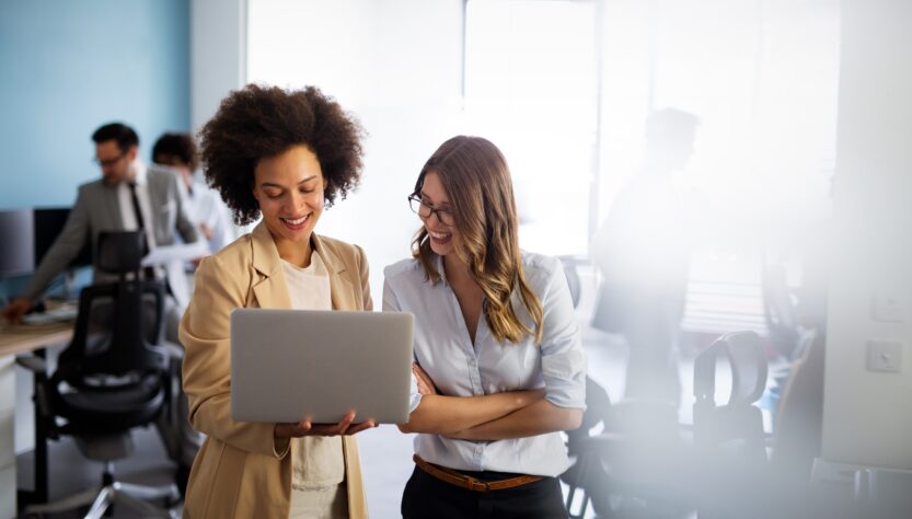 Presença feminina em posições de gestão de TI cresce com iniciativas afirmativas