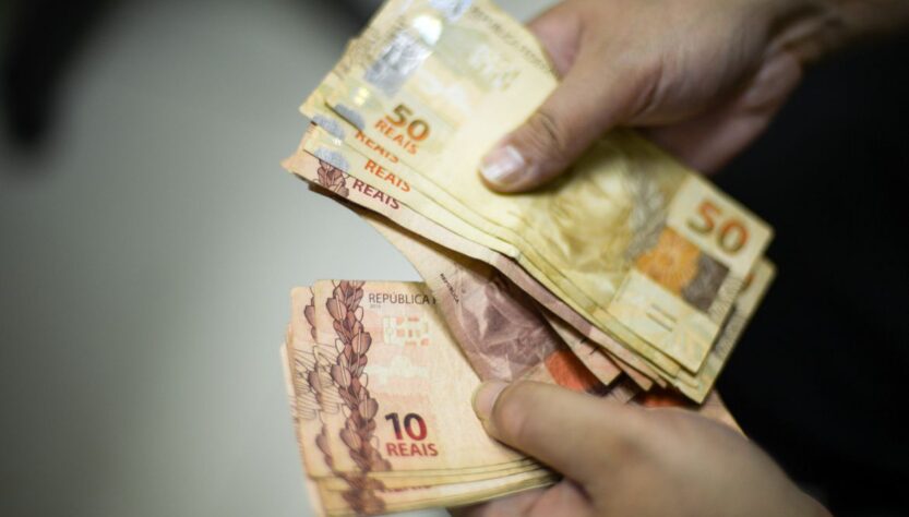 Aumento do salário mínimo pode injetar R$ 9,5 bilhões