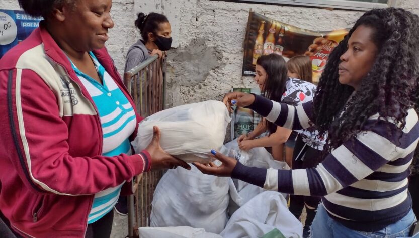 Centro comunitário em Petrópolis completou um ano