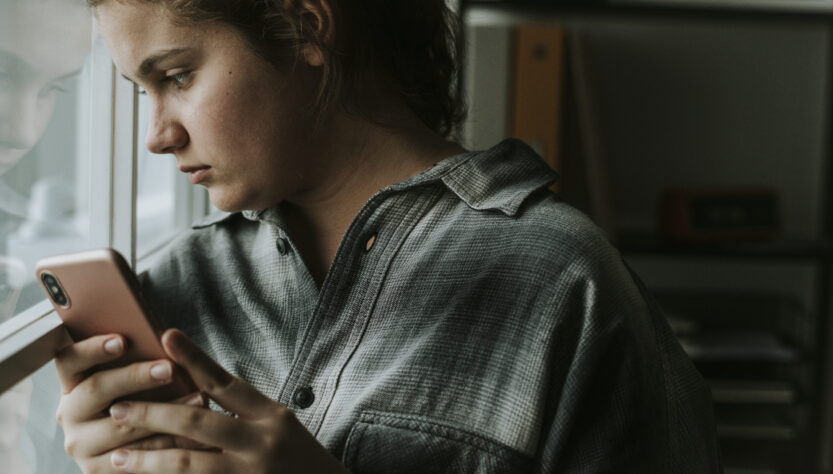 Tempo de tela eleva os níveis de ansiedade em adolescentes