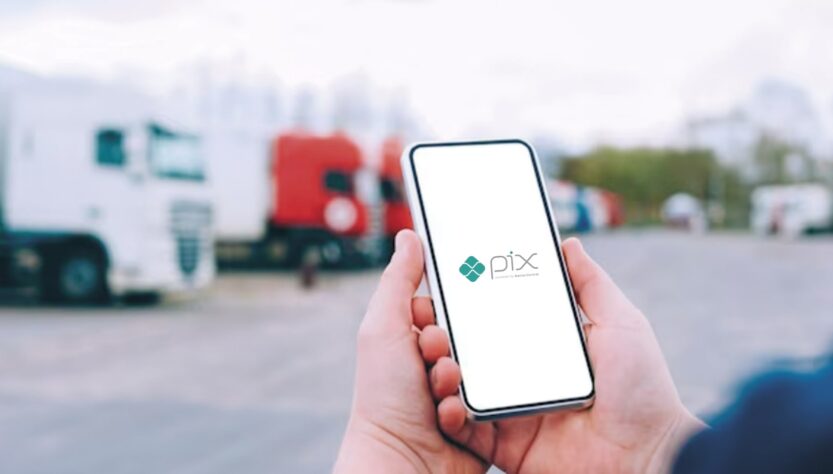 Nova lei permite que caminhoneiros recebam frete pelo PIX