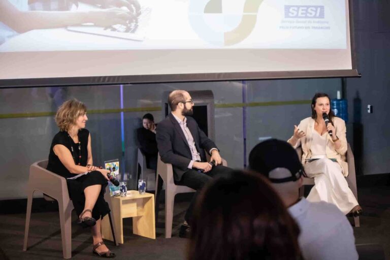 Beatriz Ferraz, Leonardo Lapa e Juliana Ferrari no lançamento do APA, no SESI Lab | Educação | Setembro amarelo | Escolas
