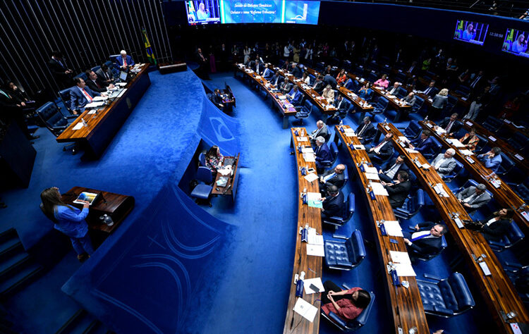 Congresso promulga PEC 45/19 e reforma tributária avança no Brasil