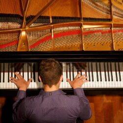 Concurso internacional de piano busca novos talentos em todo Brasil