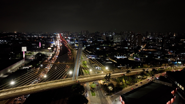 Parceria moderniza Guarulhos com 73 mil luminárias LEDs