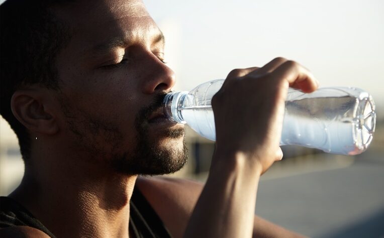 Médico do Trabalho dá dicas para quem enfrenta o calor