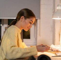 Iluminação adequada melhora rendimento nos estudos