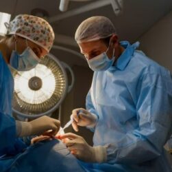 Brasil tem aumento de cirurgias plásticas em homens