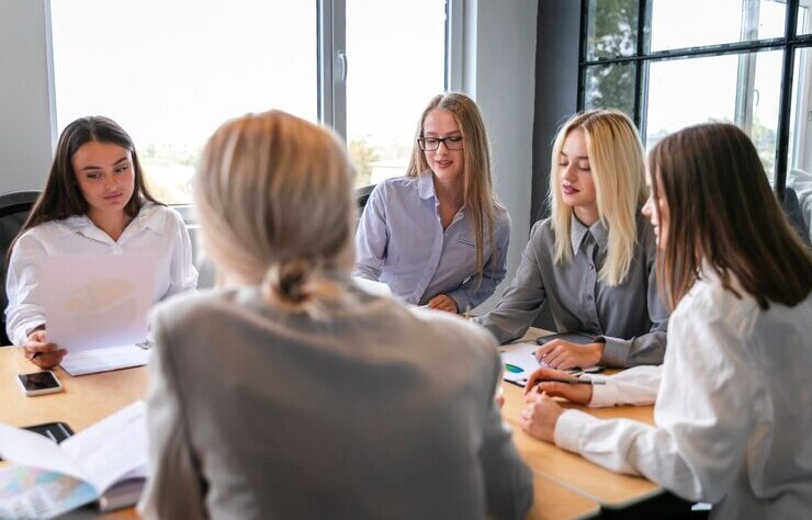 Números da liderança feminina em empresas ainda são baixos