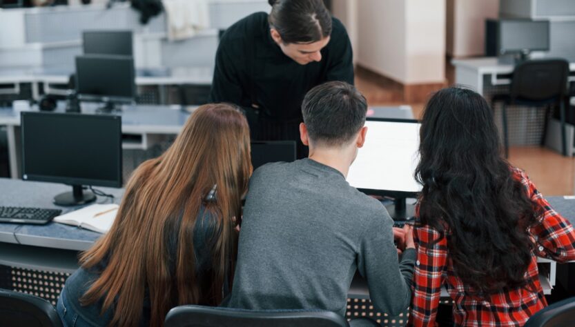 Econet Editora oferece quatro cursos de pós-graduação