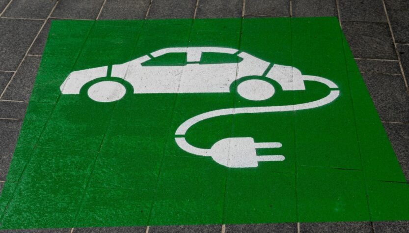 Eletrificados em alta no Brasil: vendas de carros elétricos batem recorde