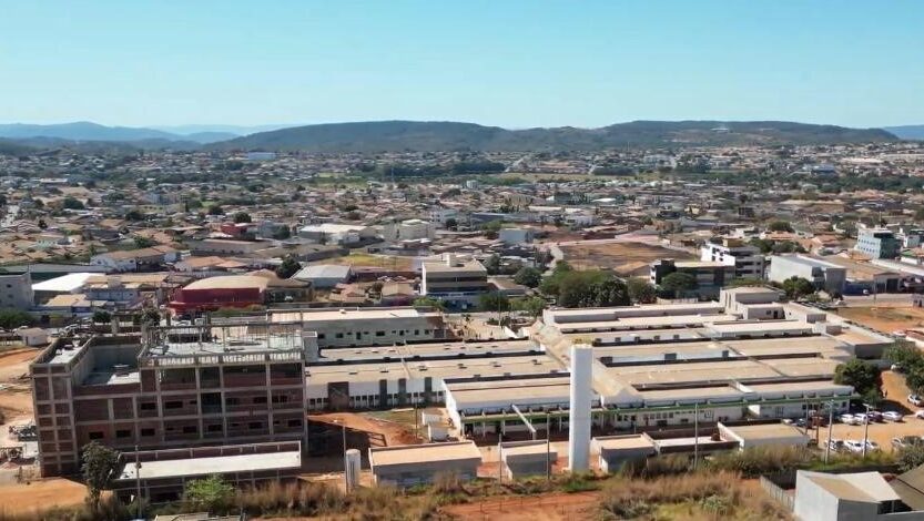 Triplicando os atendimentos, assim será no Hospital Estadual de Formosa (HEF) após a finalização das obras de ampliação. A unidade é gerida pelo Instituto de Medicina, Estudos e Desenvolvimento (IMED)