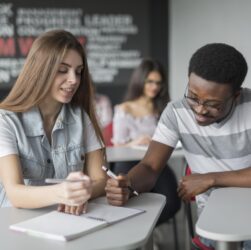 Mega Bolsa tem descontos de até 90% em faculdades renomadas