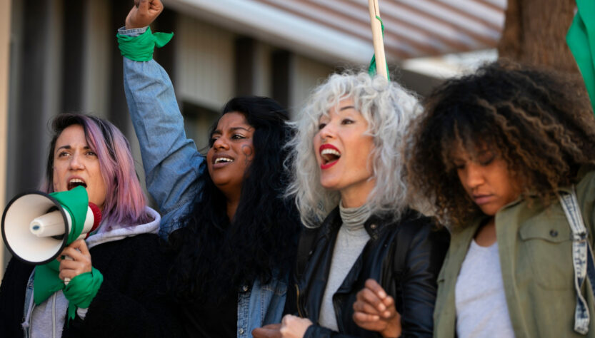 Data celebra o voto e a participação feminina na política