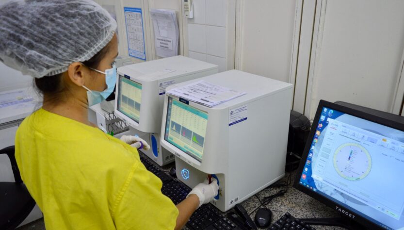 Hospital Estadual de Trindade (Hetrin) recebe novos equipamentos para o Laboratório de Análise Clínicas, unidade gerida pelo Instituto de Medicina, Estudos e Desenvolvimento (IMED)