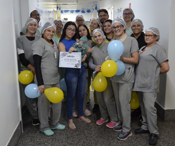 Hospital Estadual do Centro-Norte Goiano (HCN) ofereceu cuidados humanizados a um bêbe de 27 semanas com o Caren, unidade gerida pelo Instituto de Medicina, Estudos e Desenvolvimento (IMED)